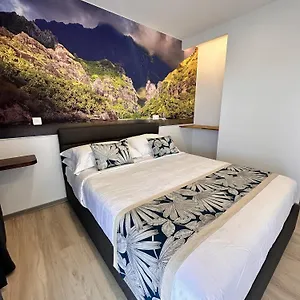 Ononui Airport, Ocean-view, Private Bathroom And Balcony, Free Wifi And Parking, On-site Car Fa'a'ā