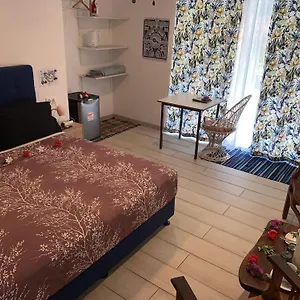 A Tomo Mai Homestay, Close To Airport, Private Bathroom Free Parking And Wifi With High Connection And Breakfast Optional Fa'a'ā